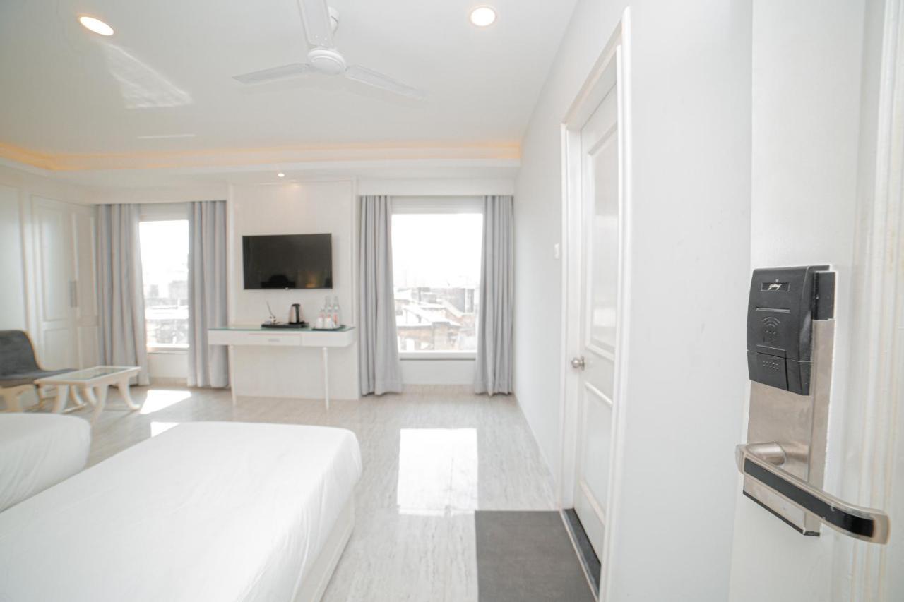 Отель Pearl Courtyard Варанаси Экстерьер фото