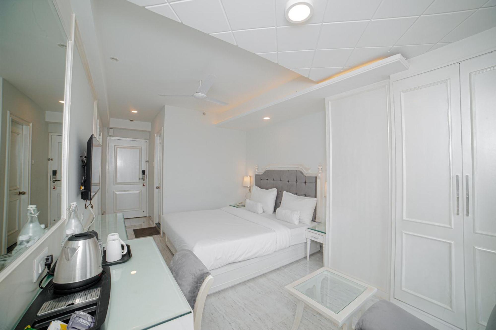 Отель Pearl Courtyard Варанаси Экстерьер фото